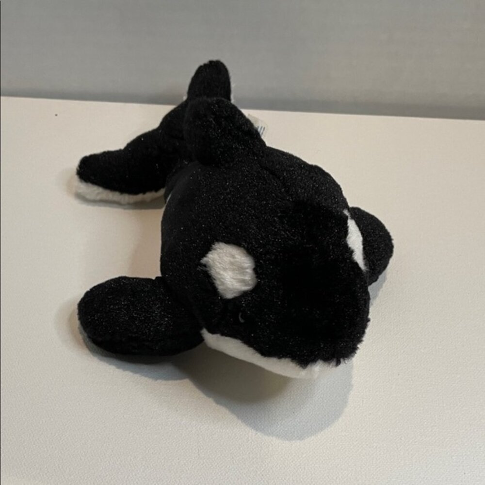 Sea World Shamu Orca Killer Whale Black and White Plush Toy 9 Inch